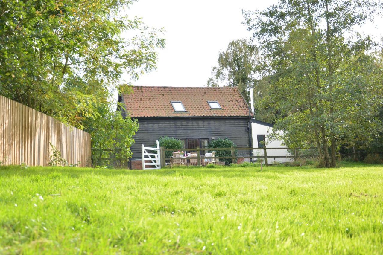Wheelwright'S Barn Villa Halesworth Exterior photo